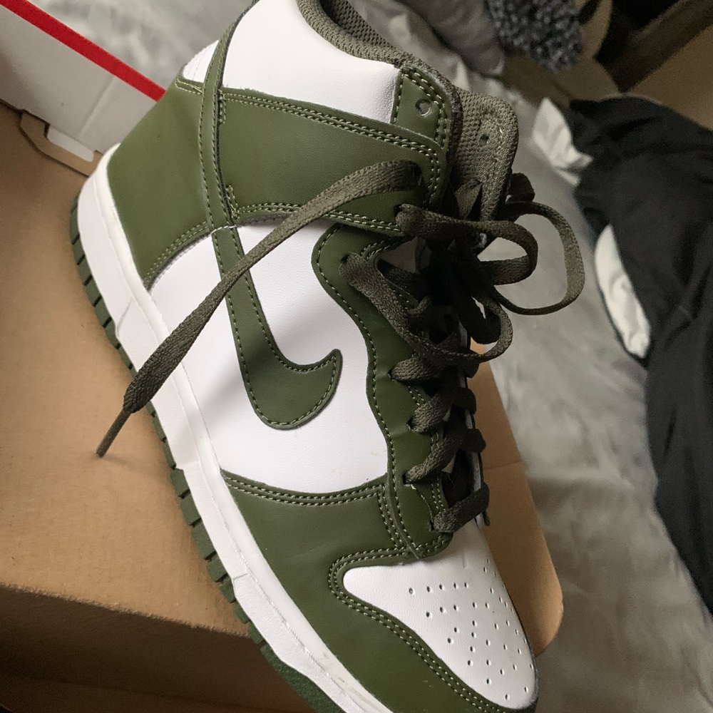 Nike Dunks - Picture 3 of 5